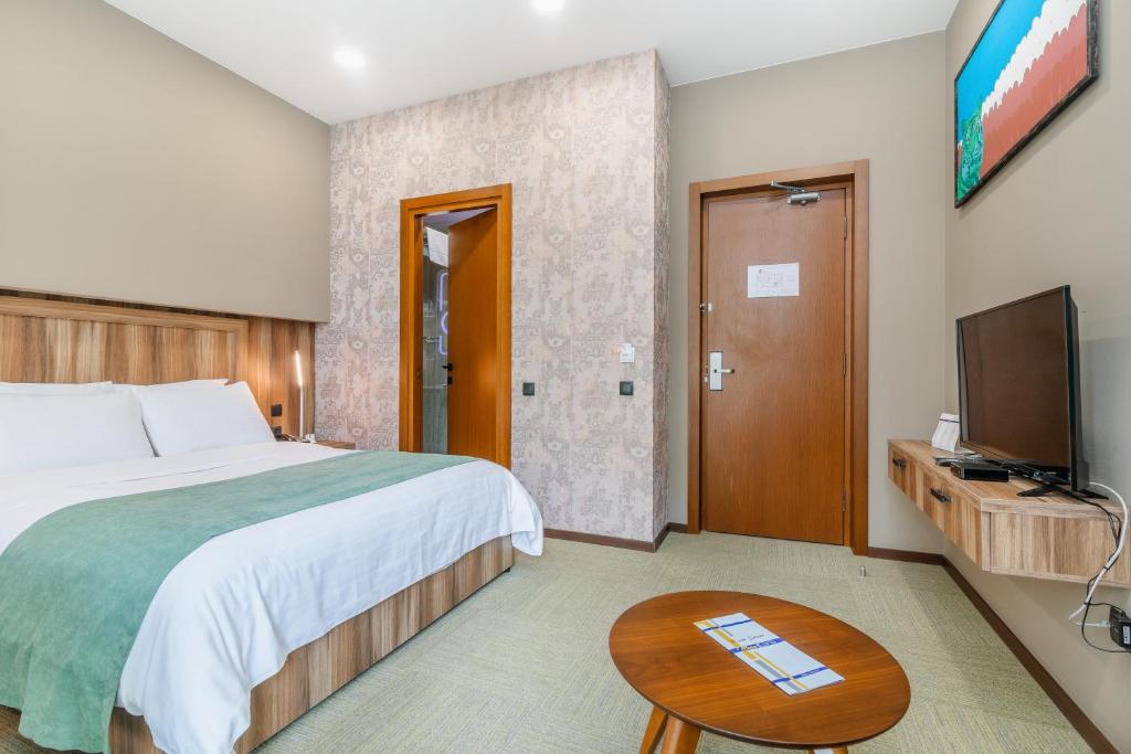 Standard King Size Room – Included Breakfast