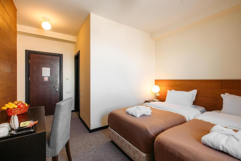 Standard Twin Room – Included Breakfast