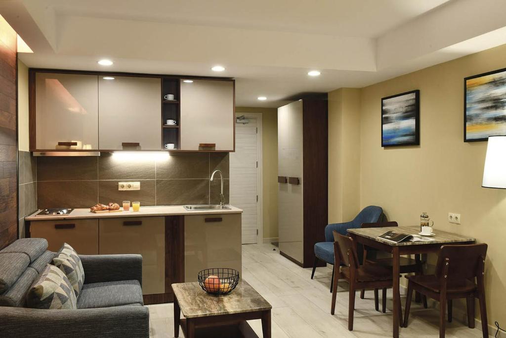 Studio Apartment – Room Only