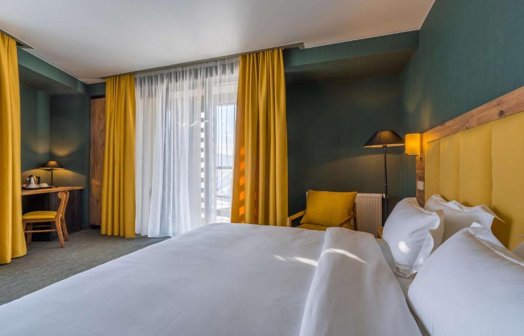 Family Room For Four Person – Included Breakfast