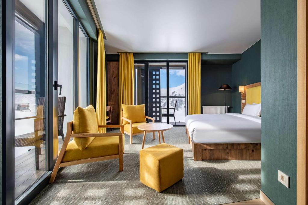Family Room For Four Person – Included Breakfast