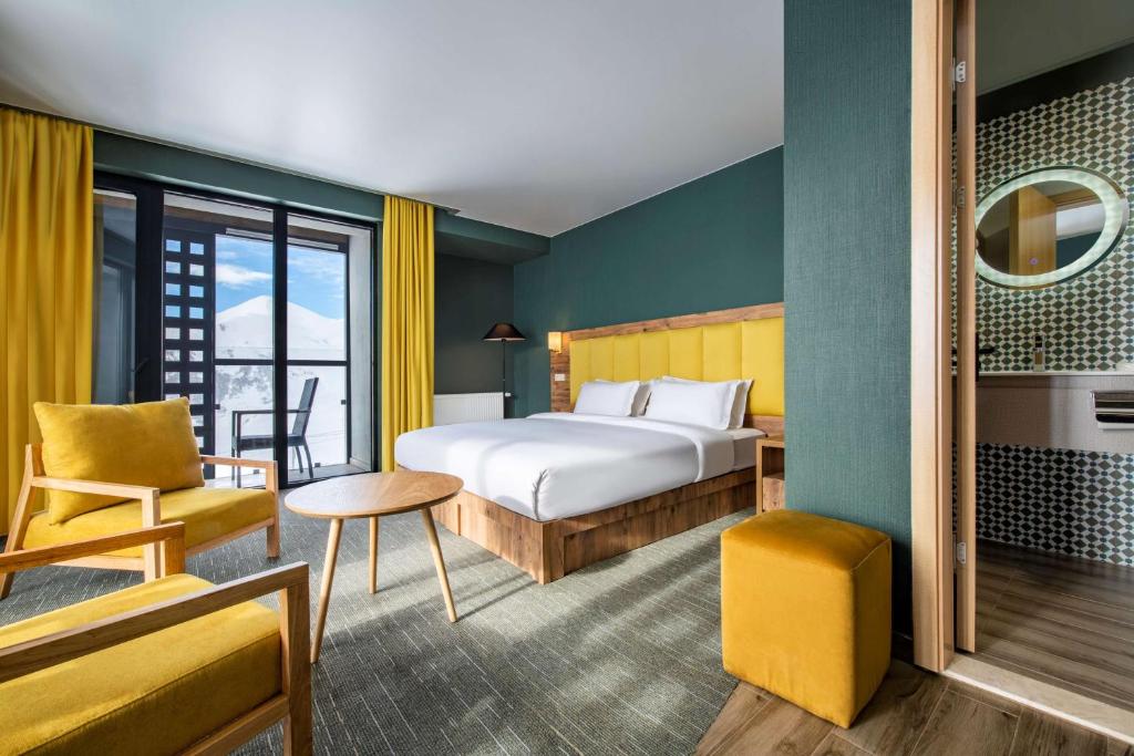 Family Room For Four Person – Included Breakfast