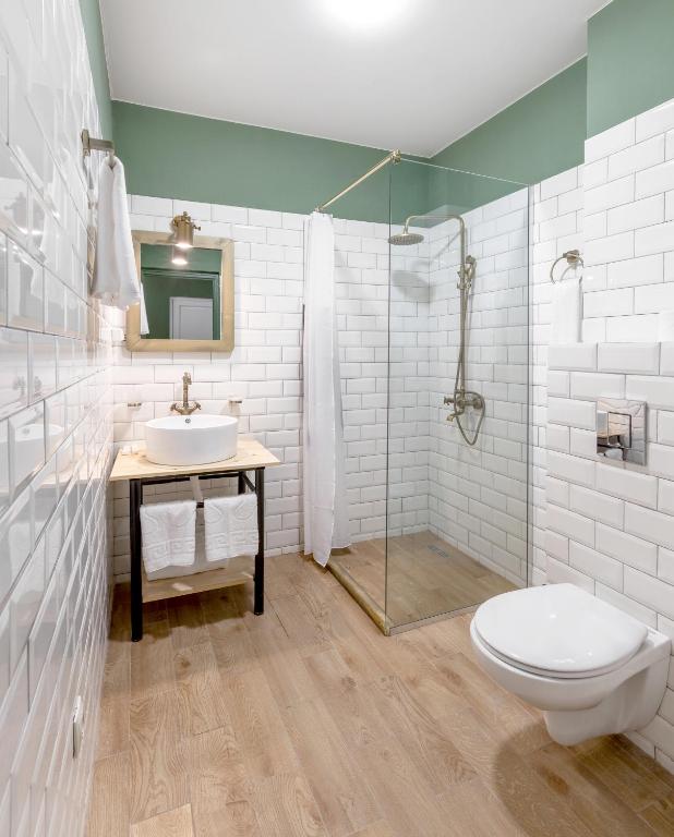 Deluxe Twin Room – Included Breakfast