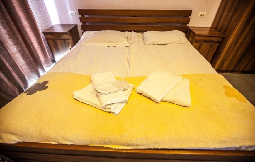 Whole Cottage For 6 Persons – Room Only