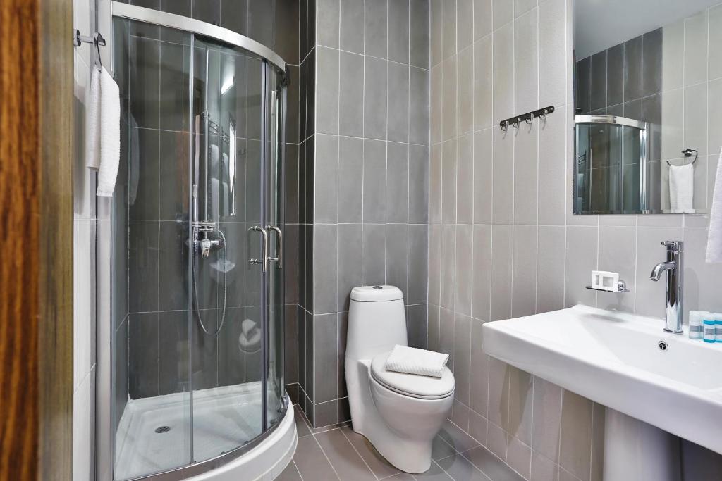King Size Suite With Balcony – Included Breakfast