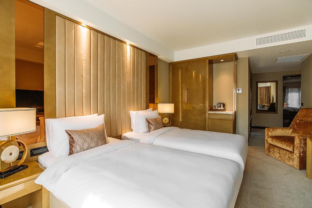 Superior Twin Room – Included Breakfast