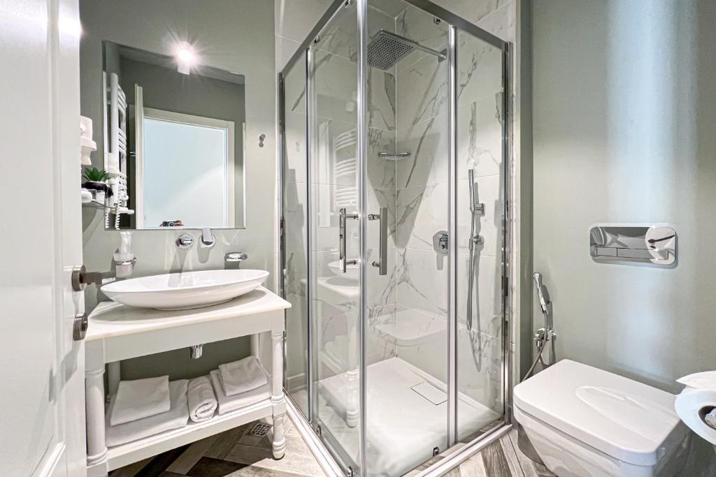 Business King Suite – Included Breakfast