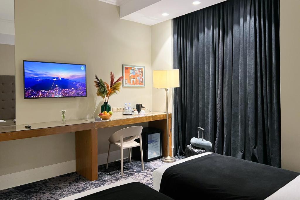 Superior Twin Room – Included Breakfast
