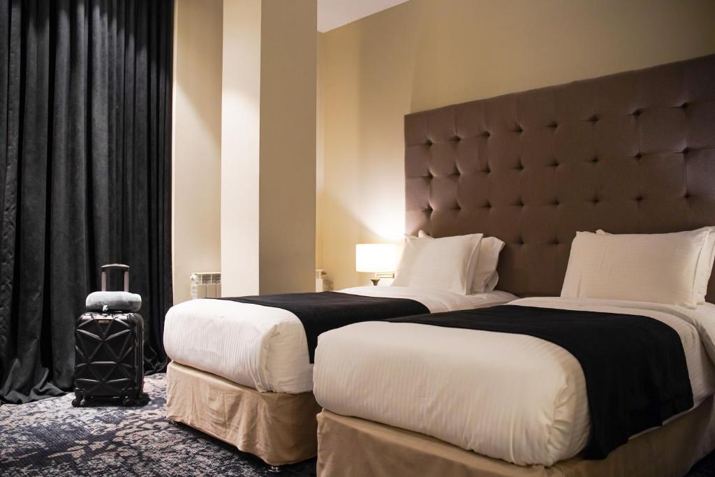 Superior Twin Room – Included Breakfast