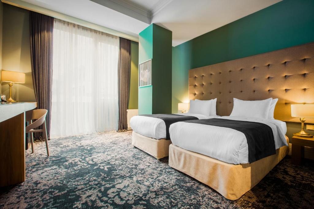 Superior Twin Room – Included Breakfast