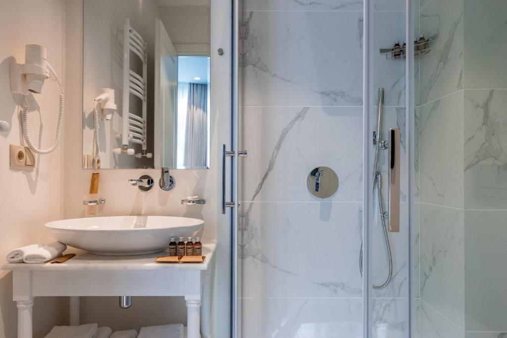 Standard Twin Room – Included Breakfast