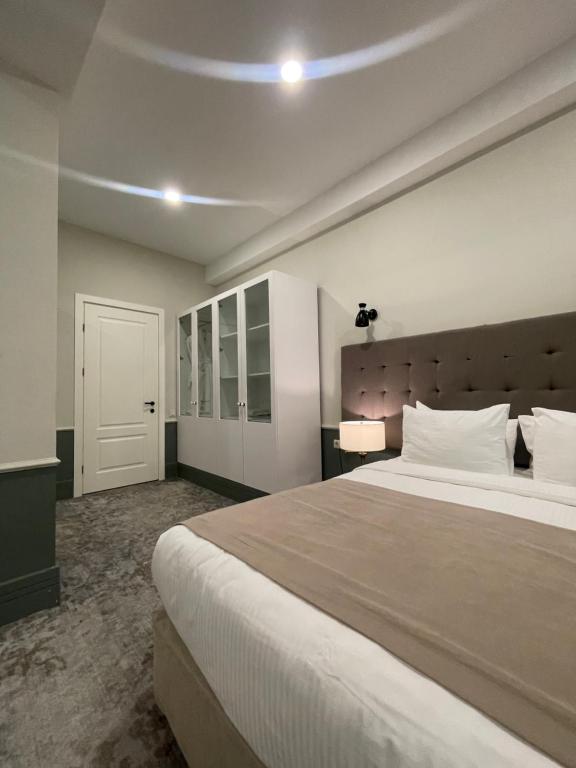 Family Room – Included Breakfast