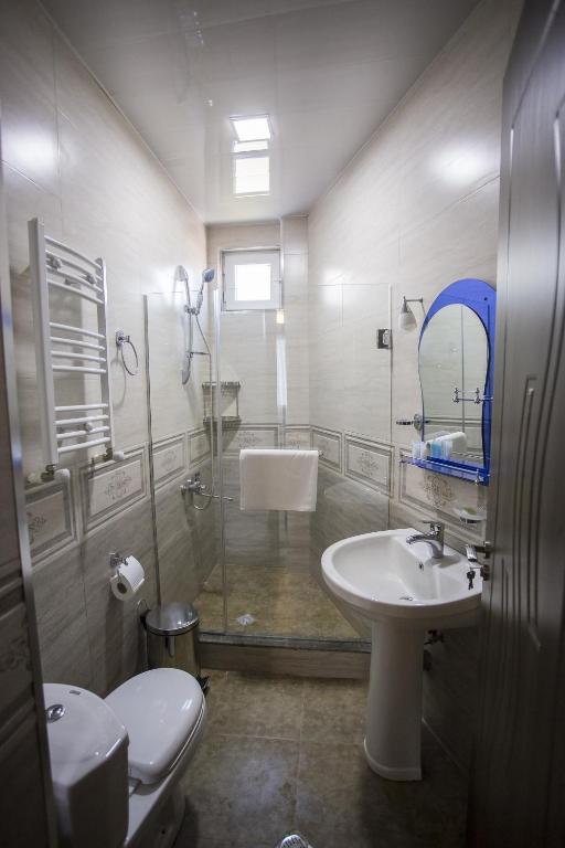 Standard Twin Size Room – Room Only