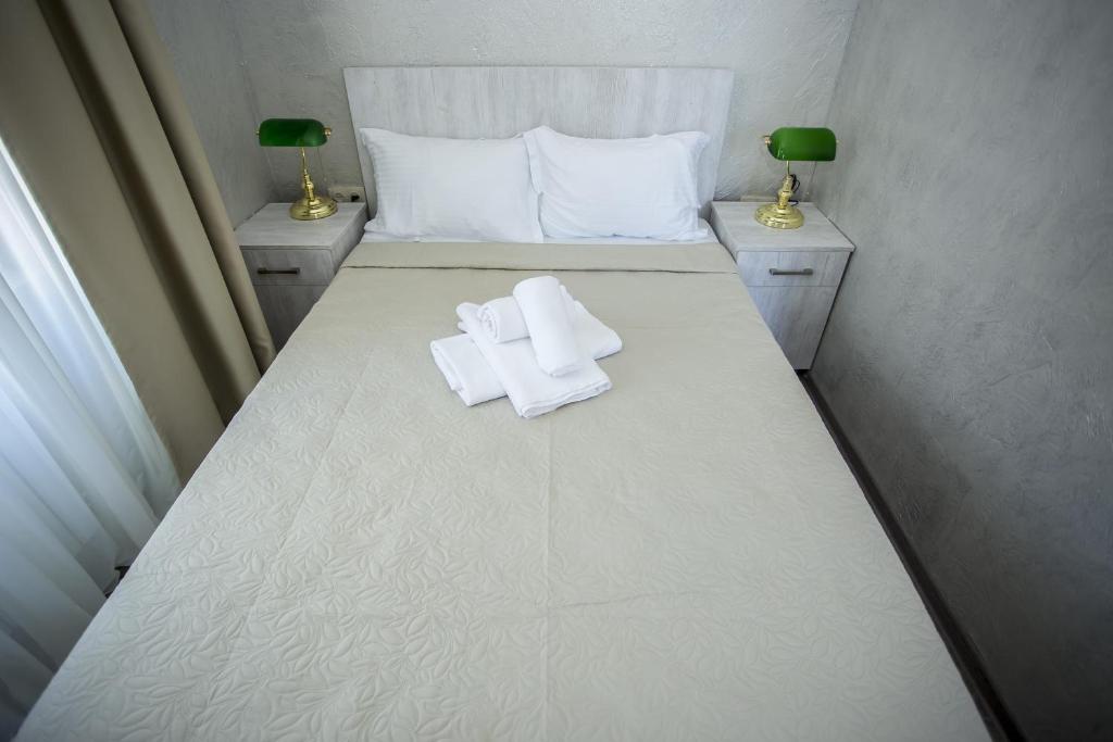 Deluxe King Size Room – Room Only