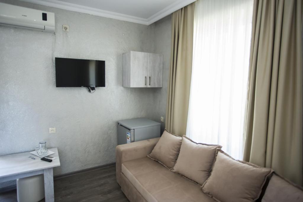 Deluxe King Size Room – Room Only