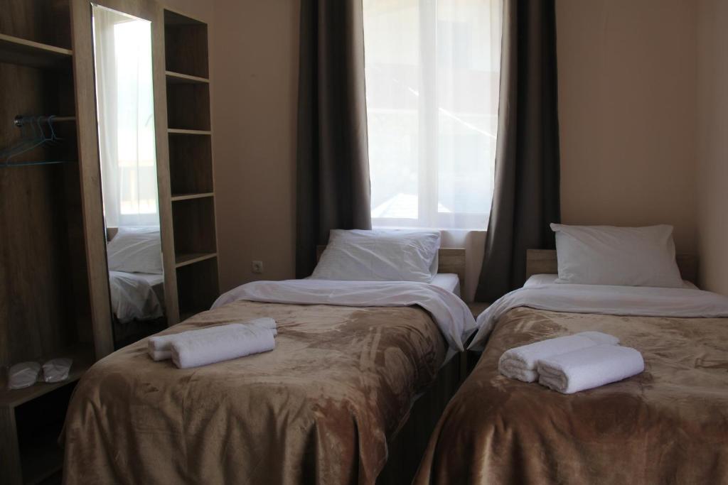 Standard Twin Size Room – Room Only