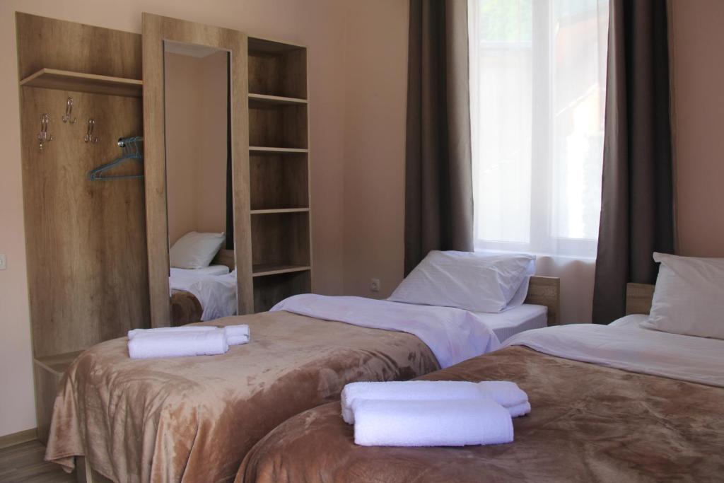 Standard Twin Size Room – Room Only