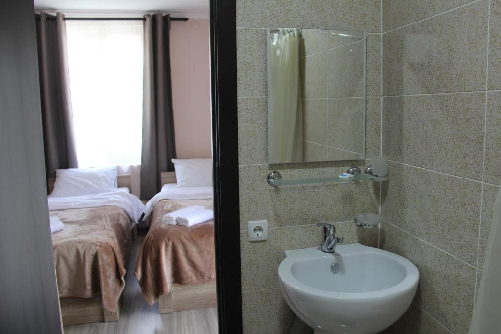Standard Twin Size Room – Room Only
