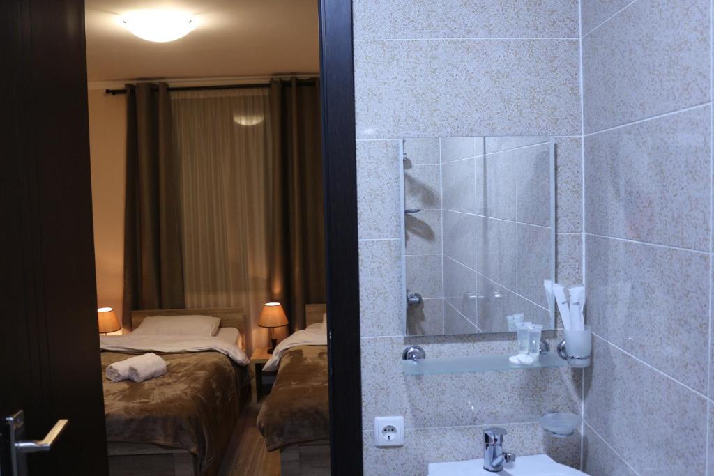 Standard Twin Size Room – Room Only