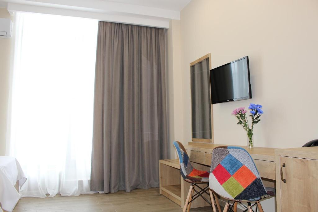 Standard King / Twin Size Room with Terrace – Room Only