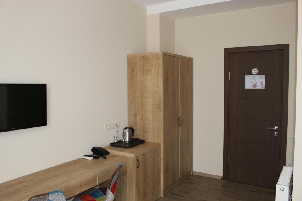 Standard King / Twin Size Room with Terrace – Room Only