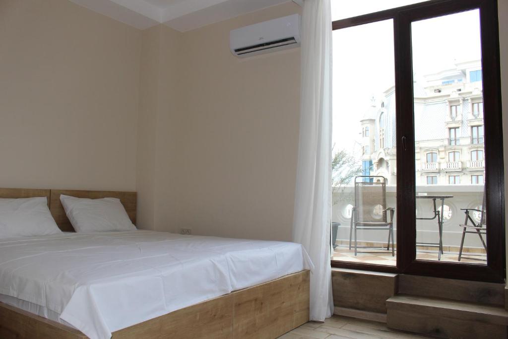 Standard King / Twin Size Room with Terrace – Room Only