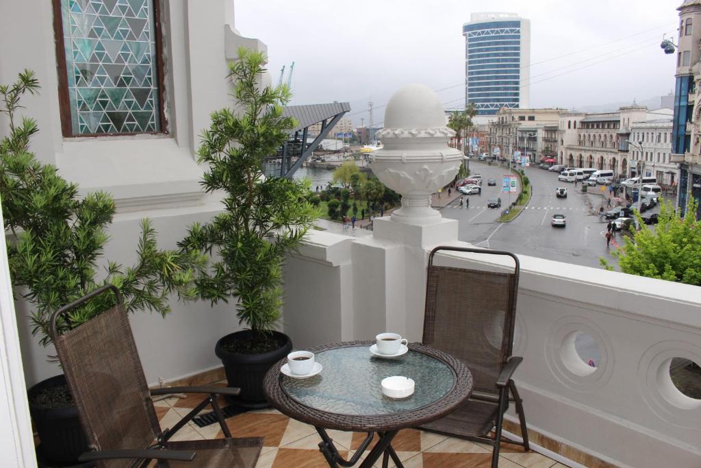 Standard King / Twin Size Room with Terrace – Room Only