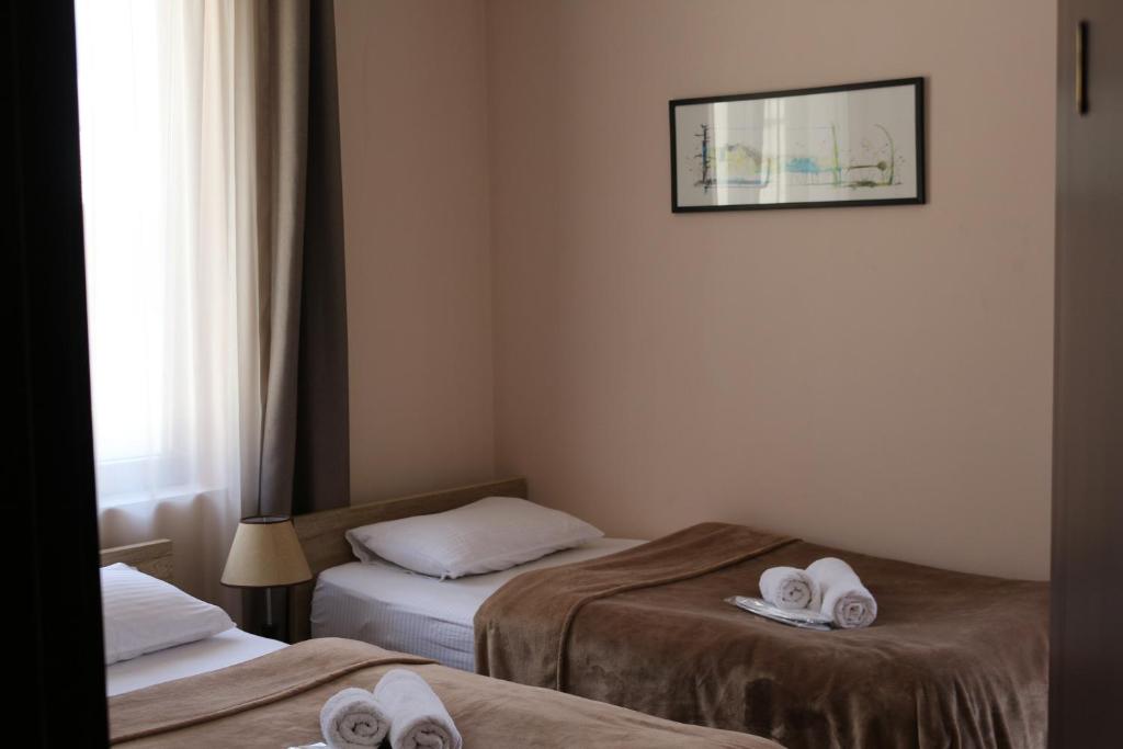 Standard Twin Size Room – Room Only