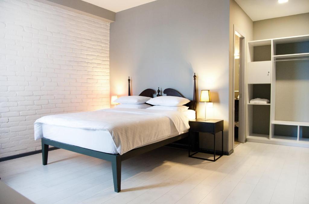 Standard King Size Room – Room Only