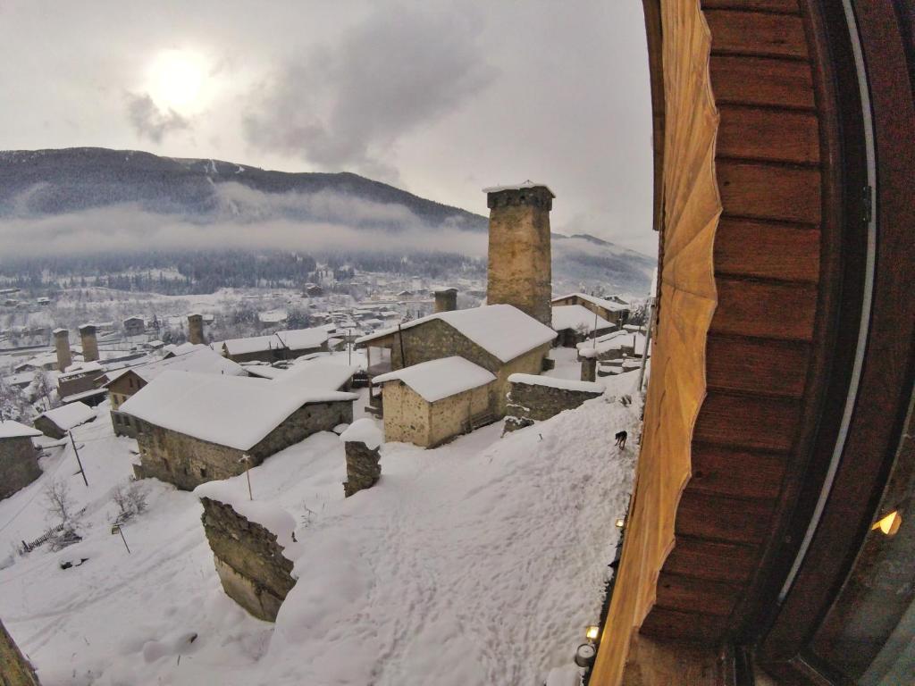 Standard King or Twin Size Room with Mountain View – Room Only