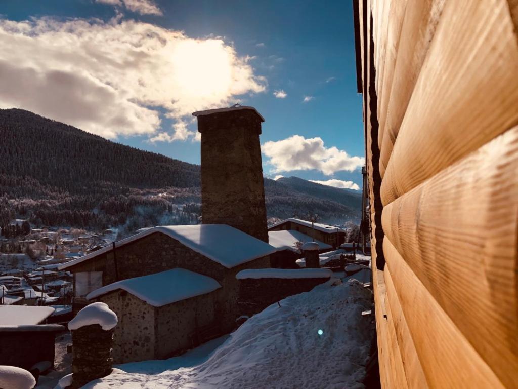 Standard King or Twin Size Room with Mountain View – Room Only