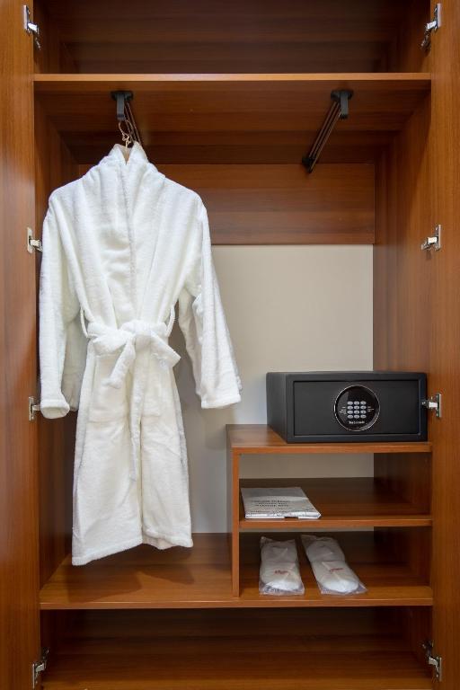 Standard Twin Size Room – Included Breakfast