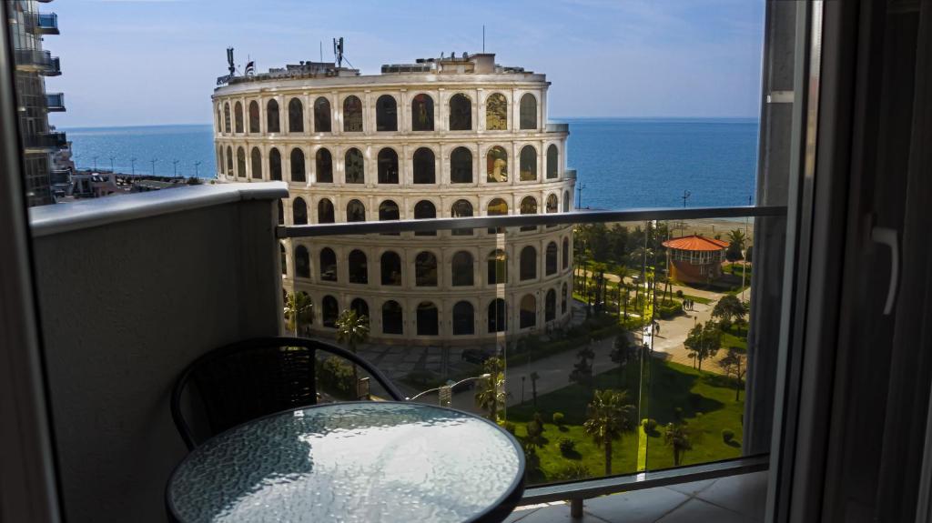 Comfort Triple Room with Sofa Bed and Sea View – Room Only