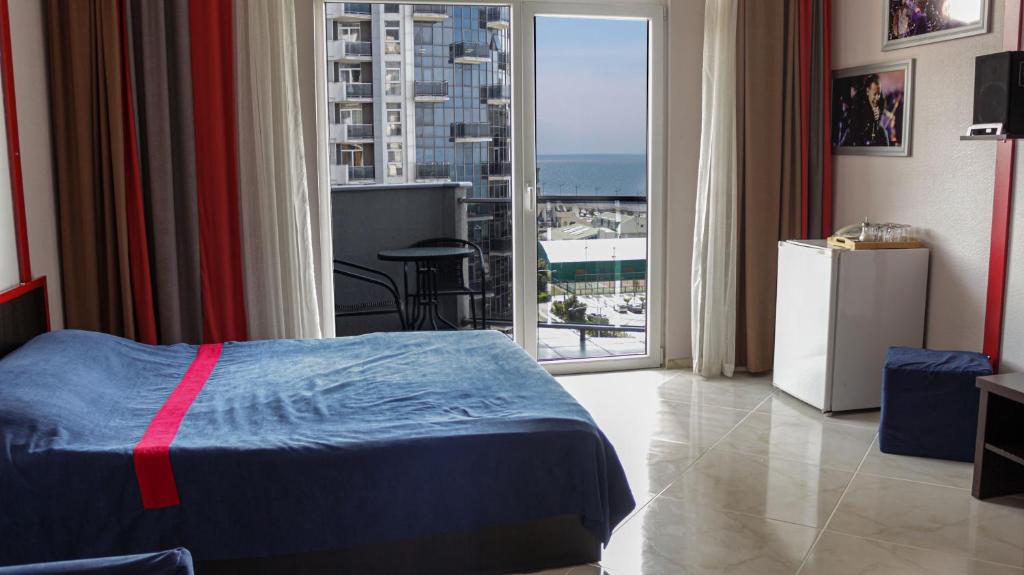 Comfort Triple Room with Sofa Bed and Sea View – Room Only