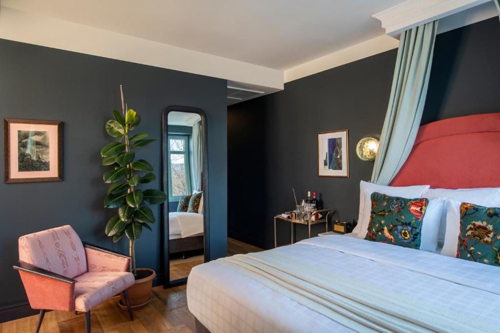 Suite with Balcony – Room Only