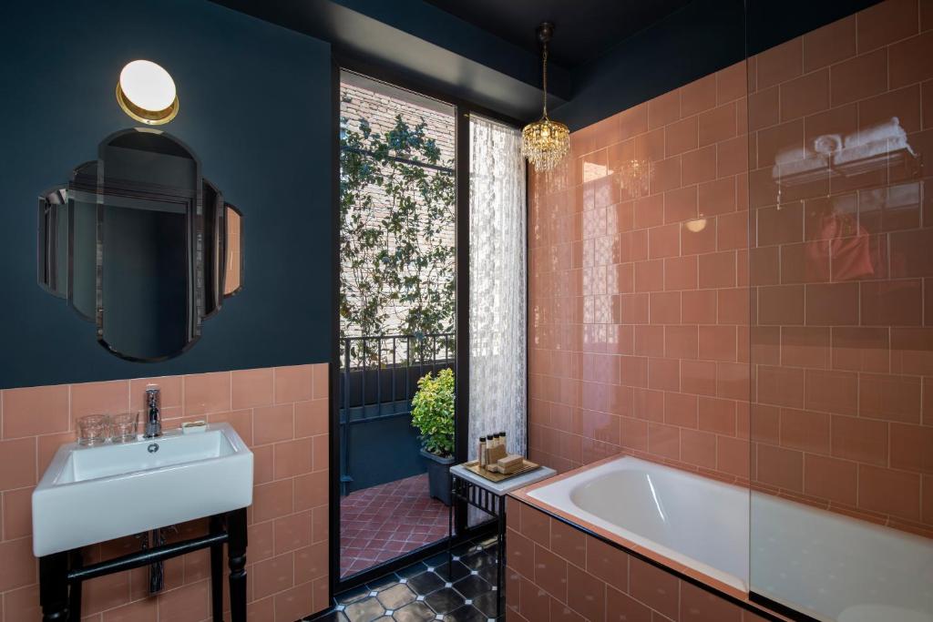 Suite with Balcony – Room Only