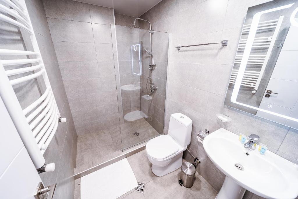 Standard King or Twin Size Room with Mountain View – Room Only