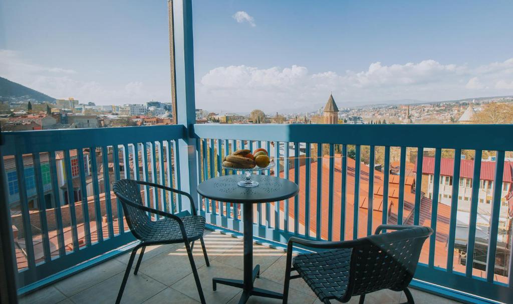 Superior King Size / Twin Room with City View – Room Only