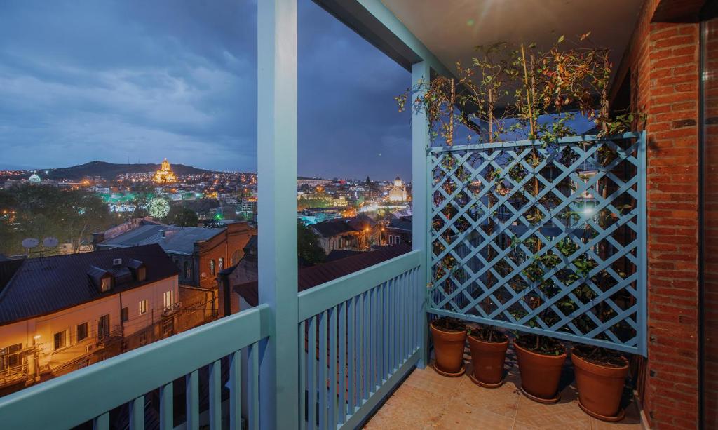 Superior King Size / Twin Room with City View – Room Only