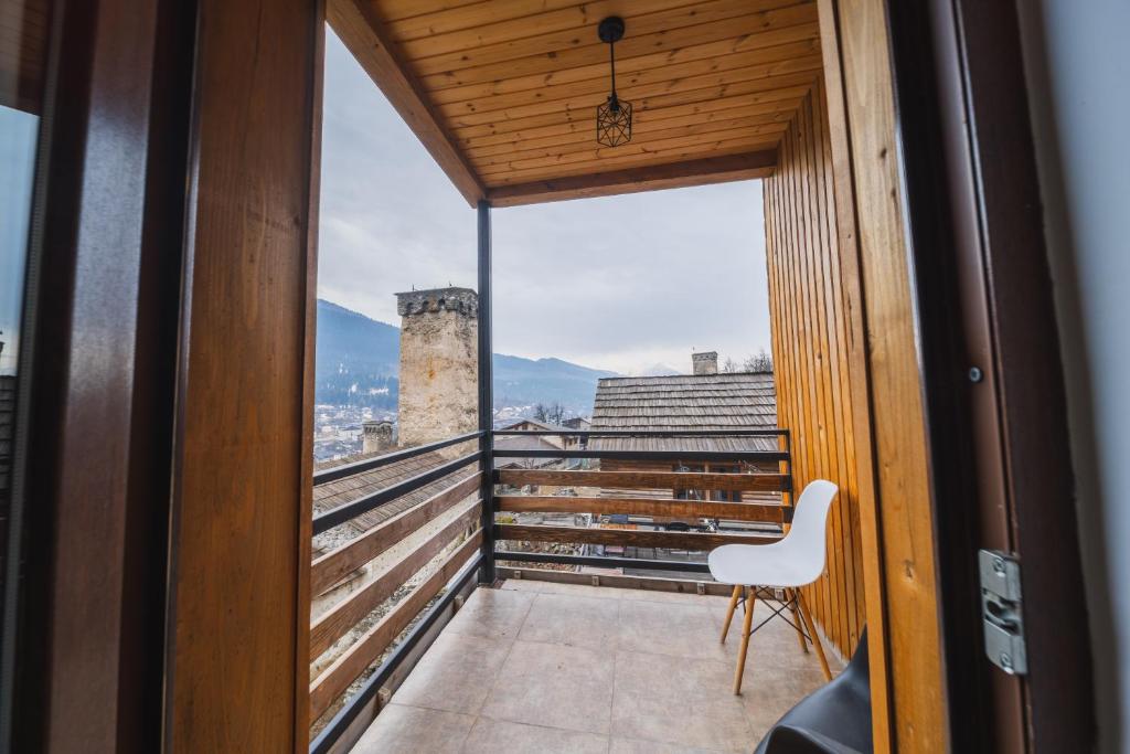 Standard King or Twin Size Room with Mountain View – Room Only