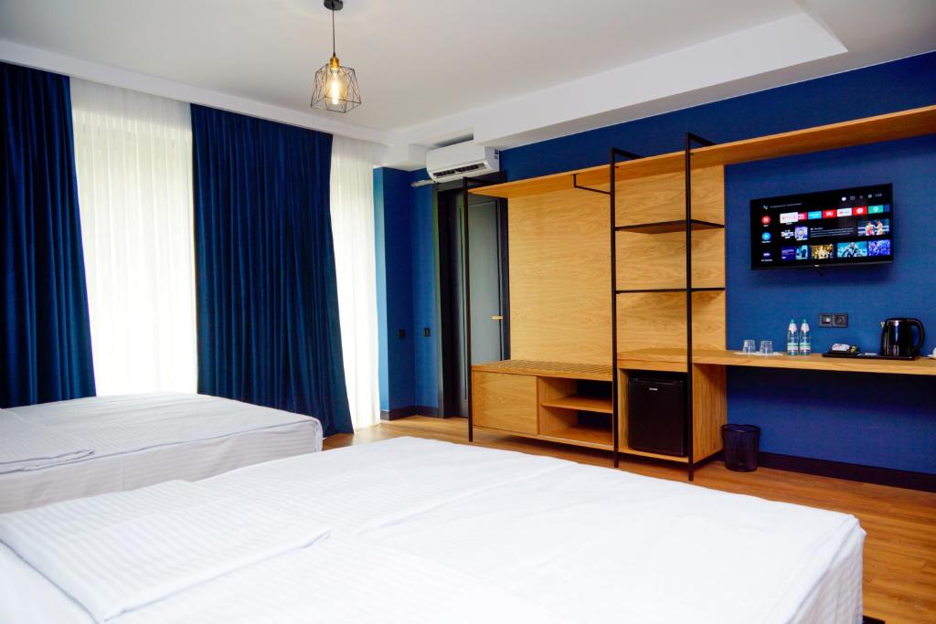 Family Room – Room Only