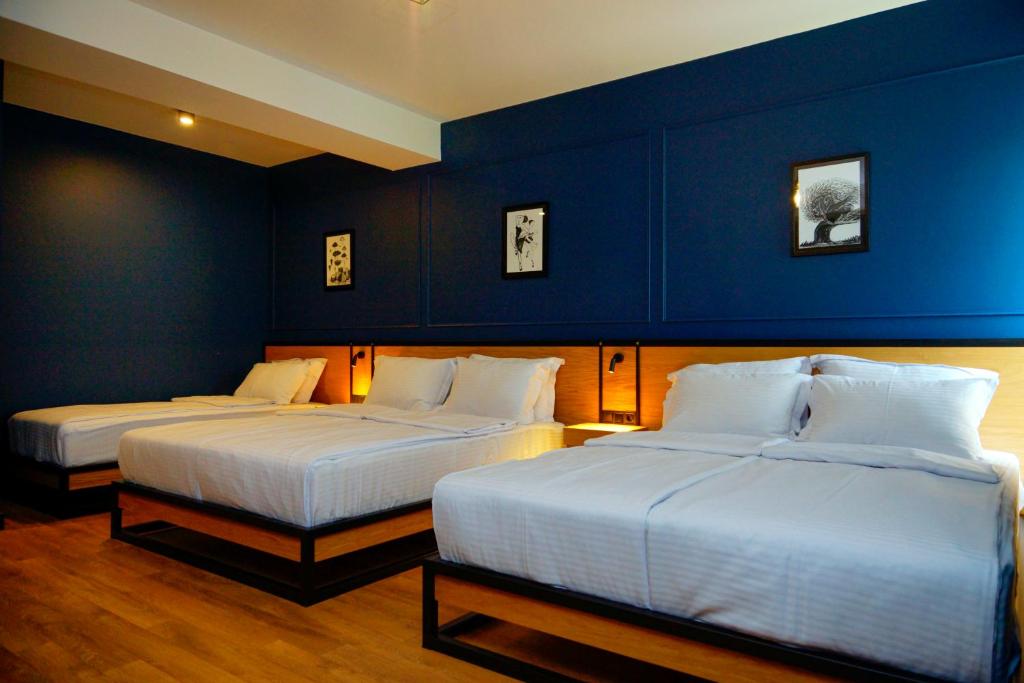 Family Room – Room Only