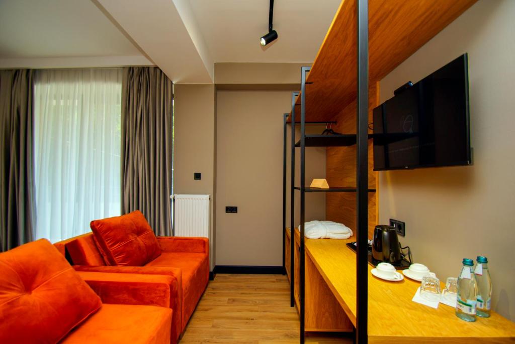 Standard King Size Room – Room Only