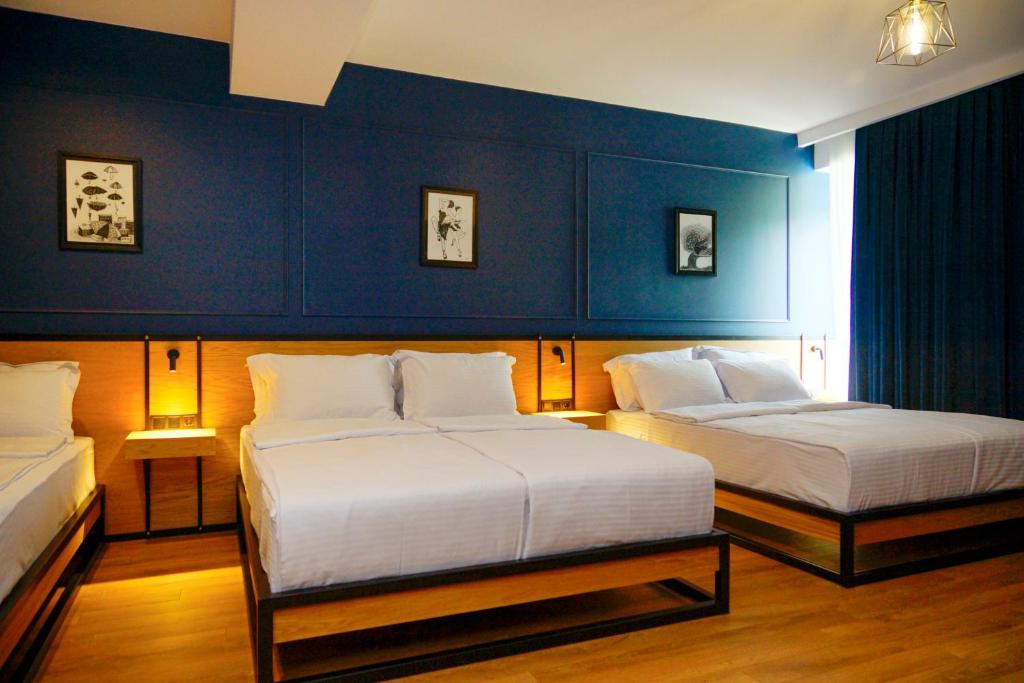 Family Room – Room Only