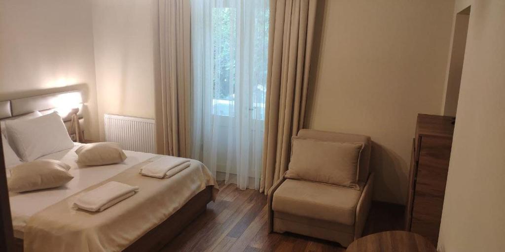 Standard King Size Room With Balcony – Room Only