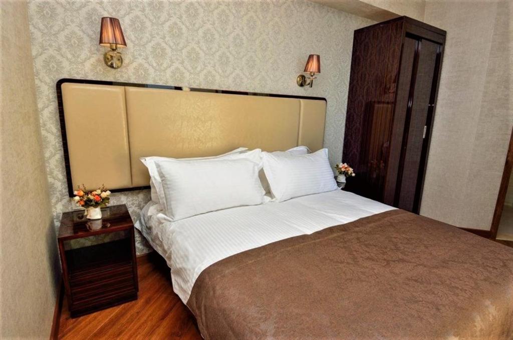 Two-Bedroom Apartment – Room Only
