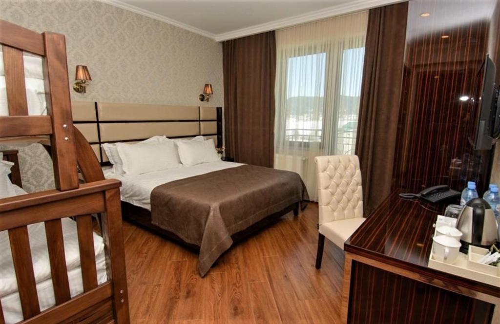 Deluxe Family Room – Room Only
