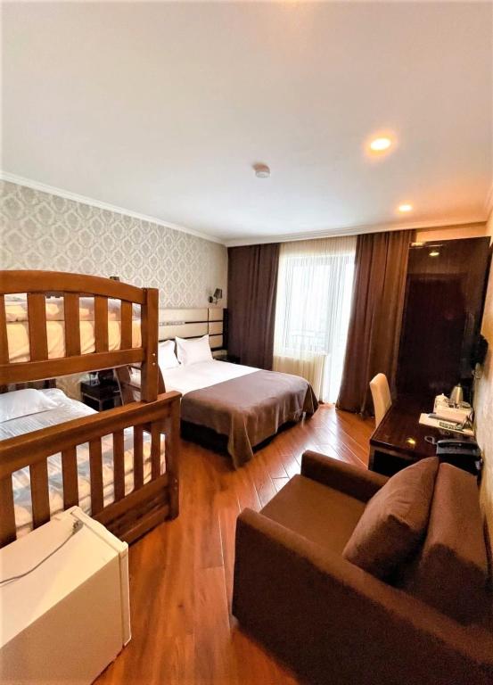 Deluxe Family Room – Room Only