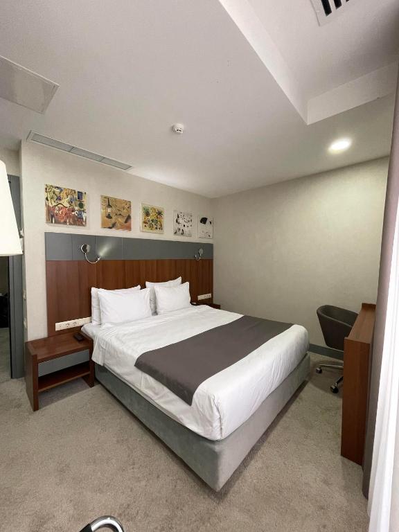 Standard Queen Size Room – Included Breakfast