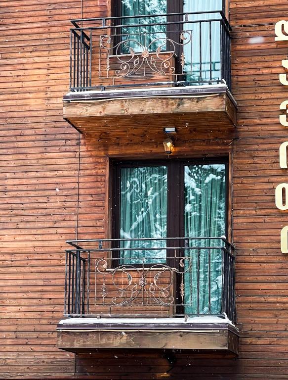 Standard Twin Size Room with Balcony- Room Only